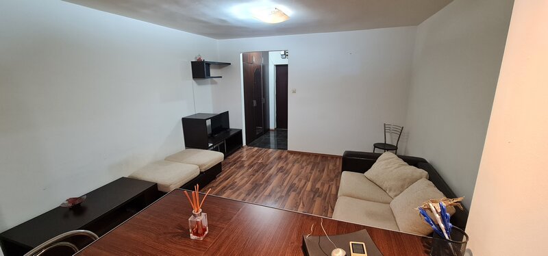 Favorit metrou, 5 minute Afi Cotroceni